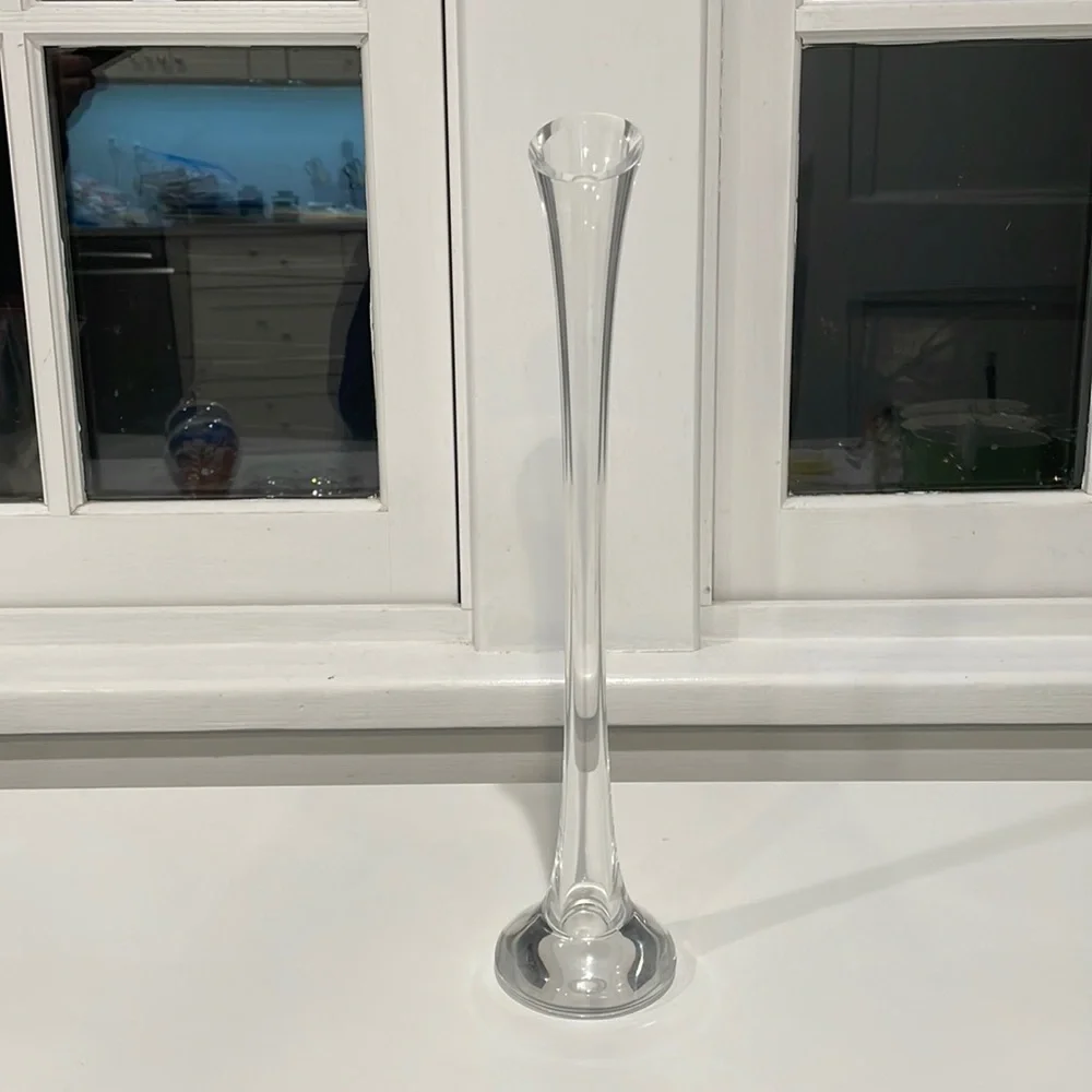 Tall Glass Bud Vase. Perfect for a single stem.